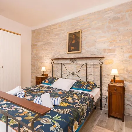 Awesome Home In Smilcic With Wifi, Outdoor Swimming Pool And Heated Swimming Pool