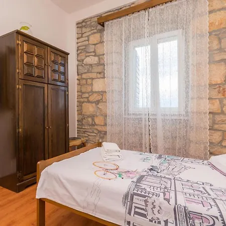 Awesome Home In Smilcic With Wifi, Outdoor Swimming Pool And Heated Swimming Pool * Smilcic